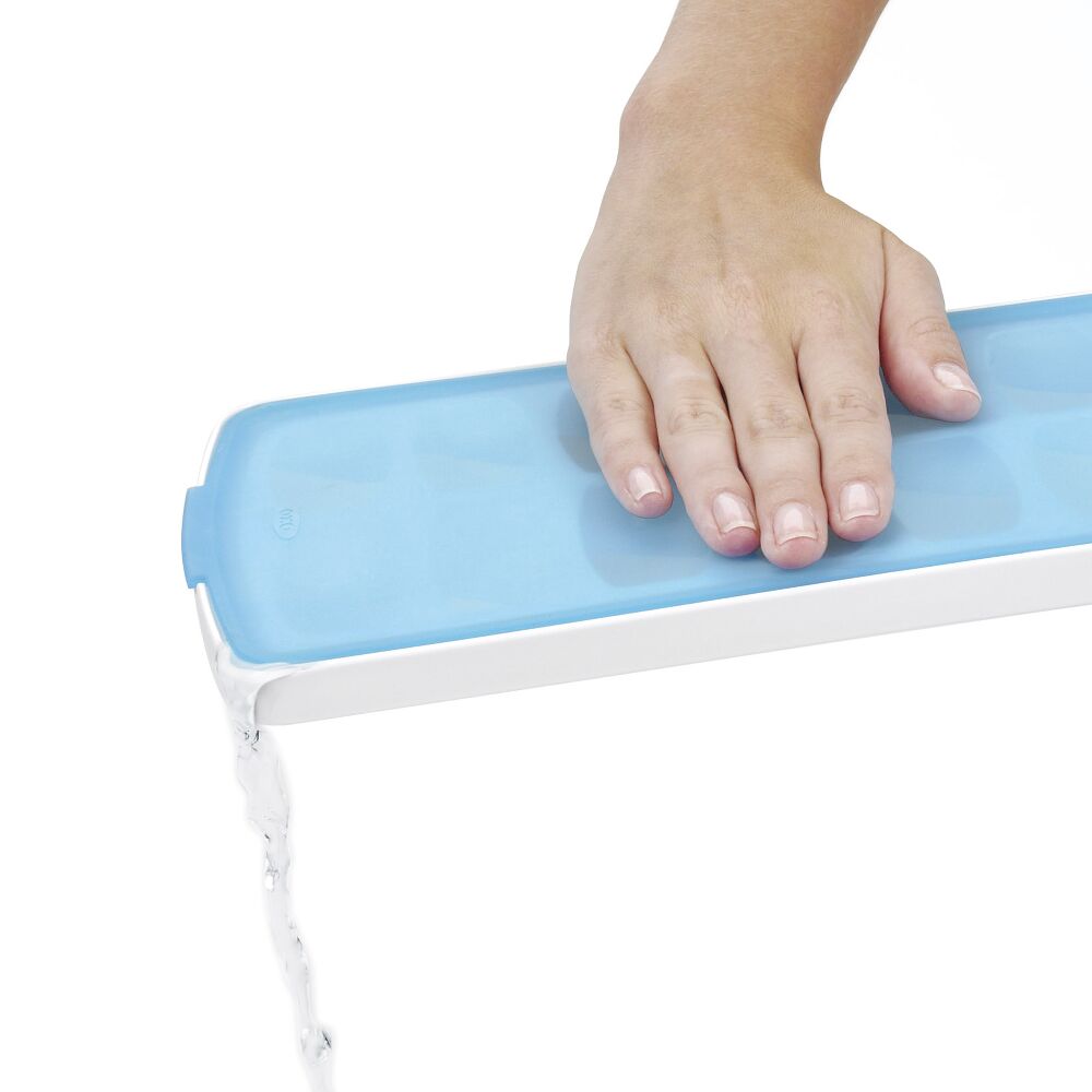 No-Spill Ice Cube Tray A2