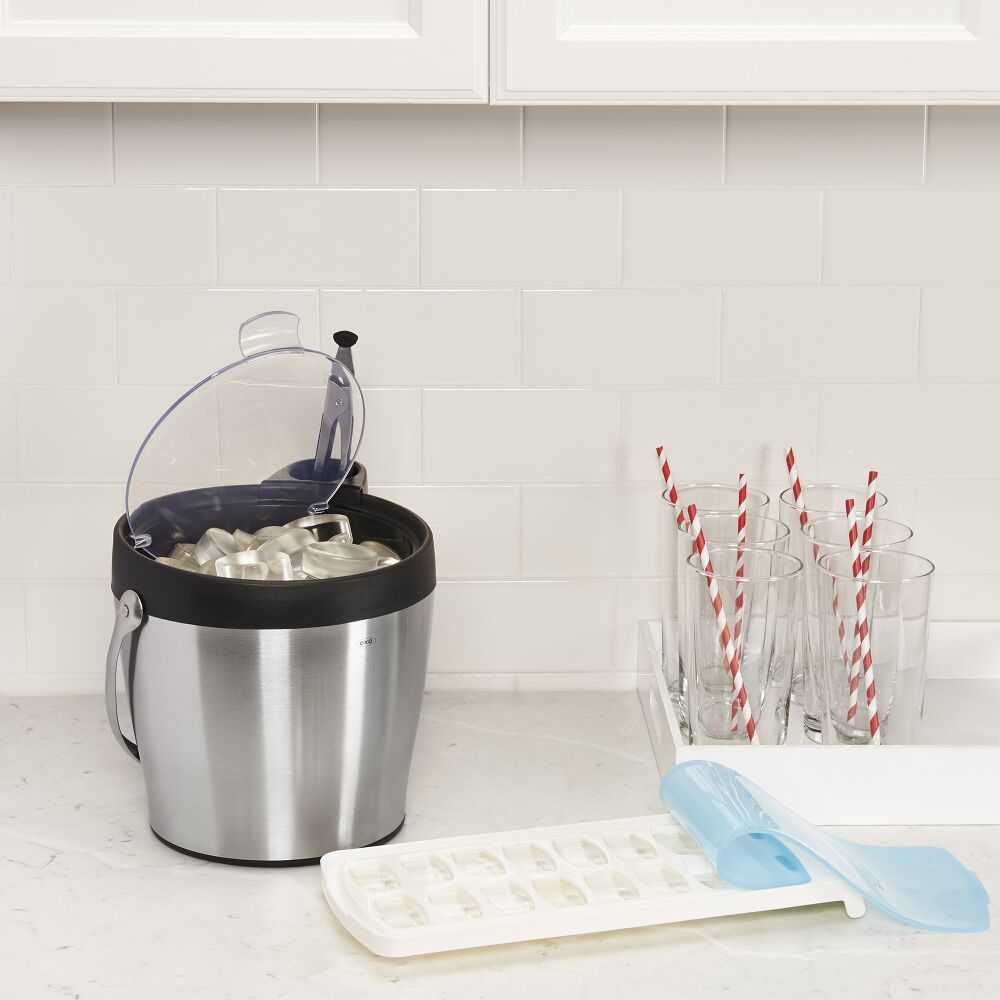 No-Spill Ice Cube Tray A2