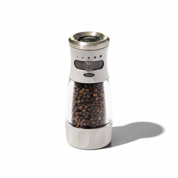 Contoured Mess-Free Pepper Grinder Y0