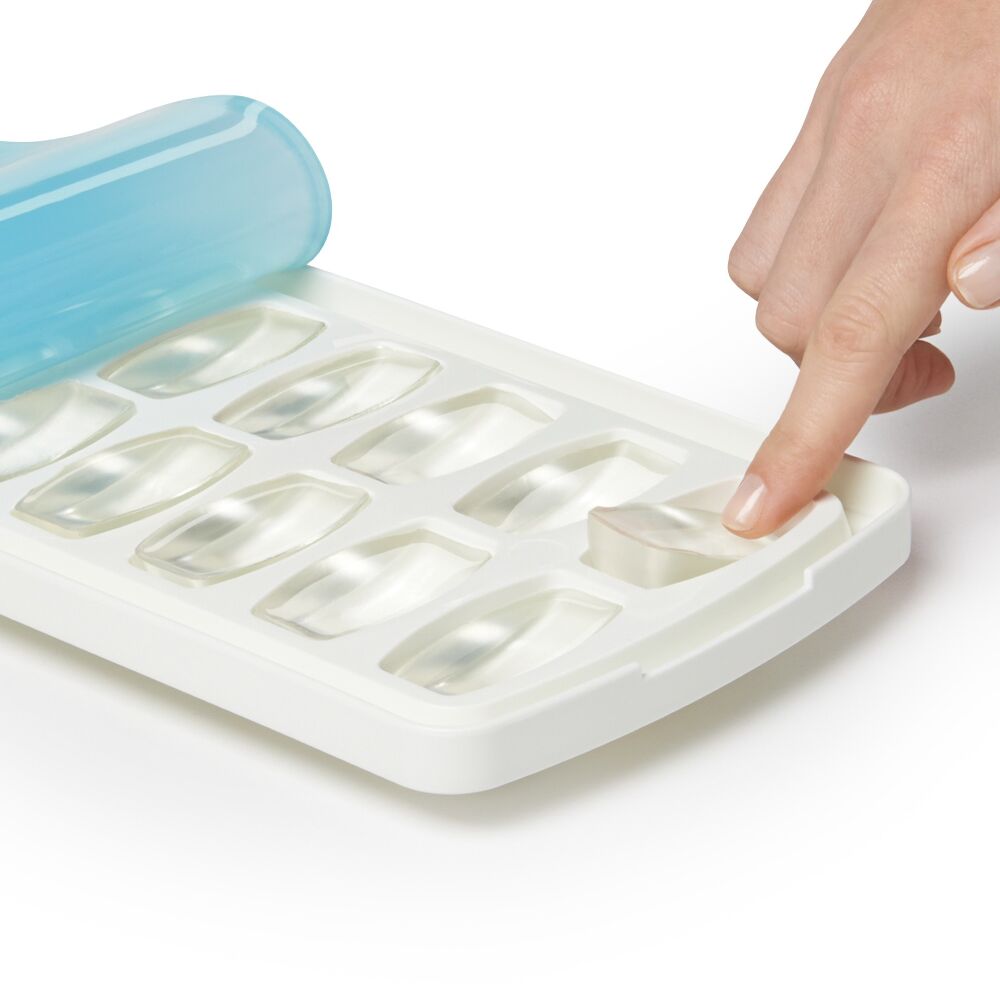 No-Spill Ice Cube Tray - 2 Pack A4