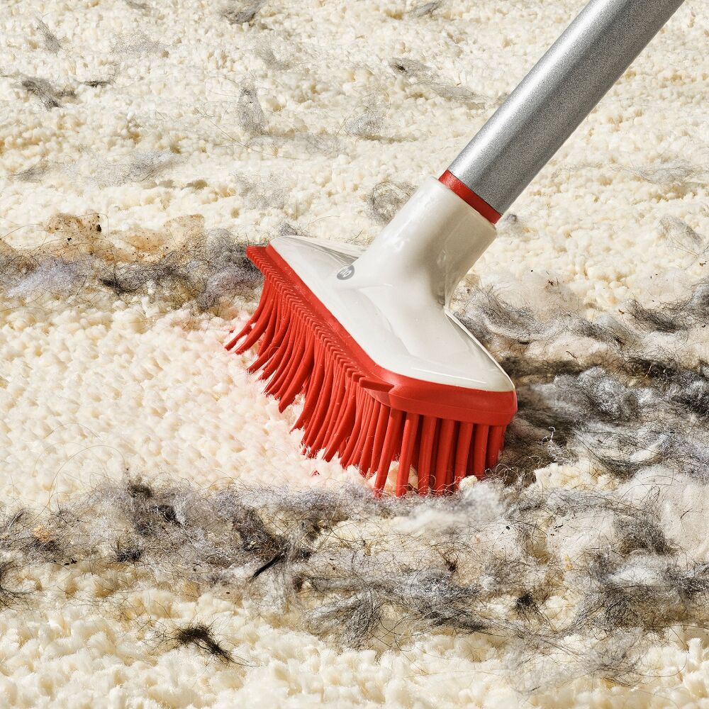OXO Good Grips Fur Broom D6