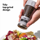 Contoured Mess-Free Pepper Grinder Y0