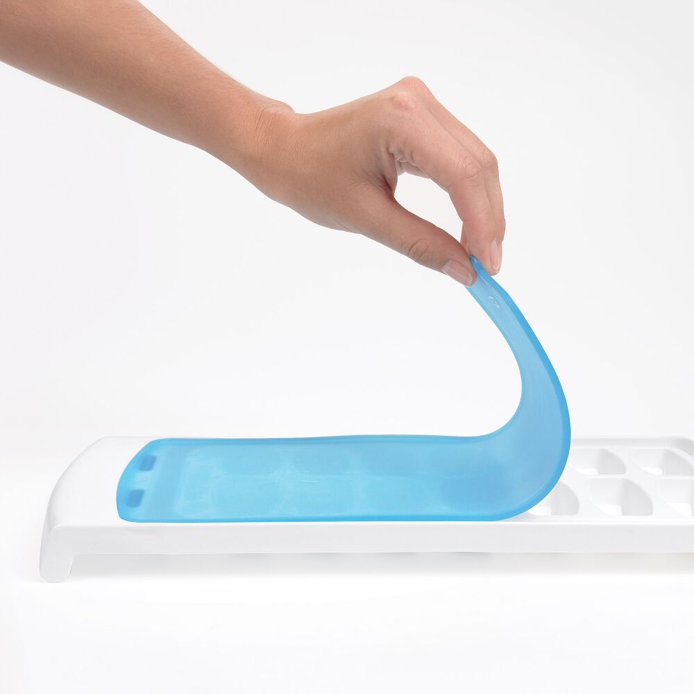 No-Spill Ice Cube Tray A2