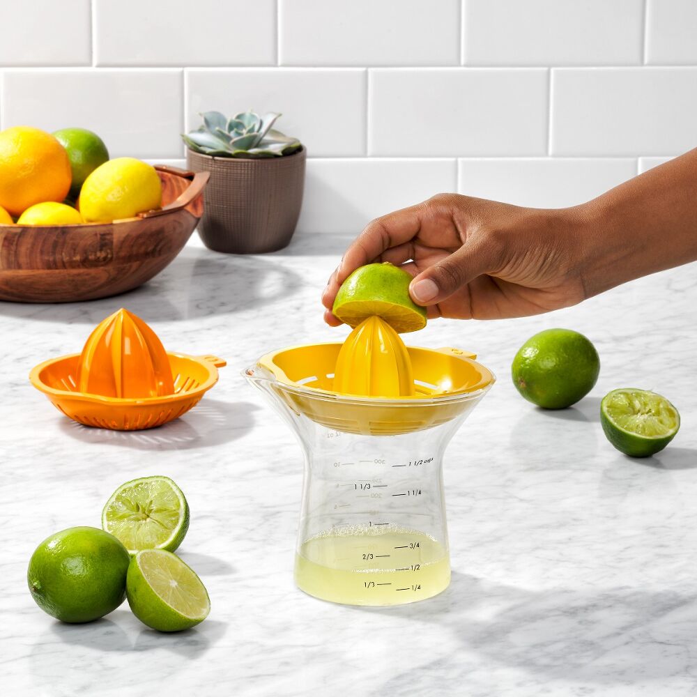2-in-1 Citrus Juicer C7