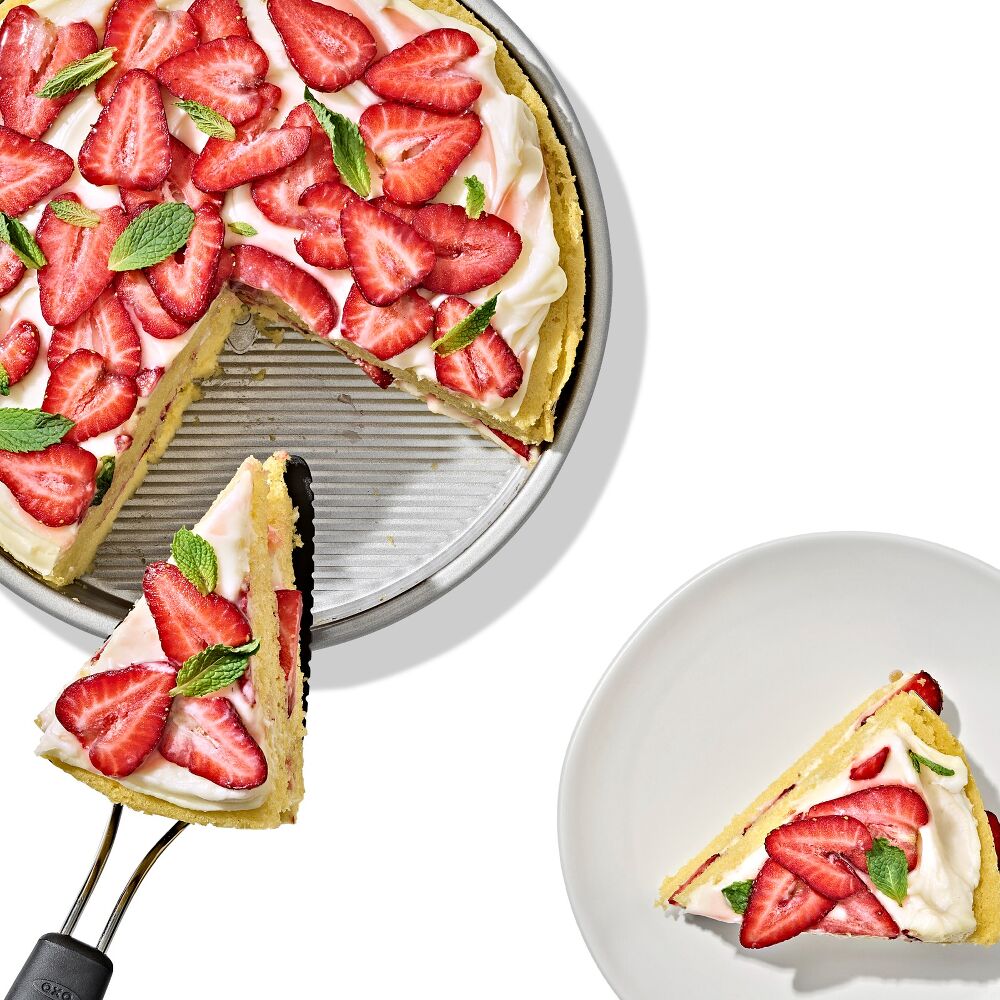 Non-Stick Pro Clear Coated 9 In Round Cake Pan K8