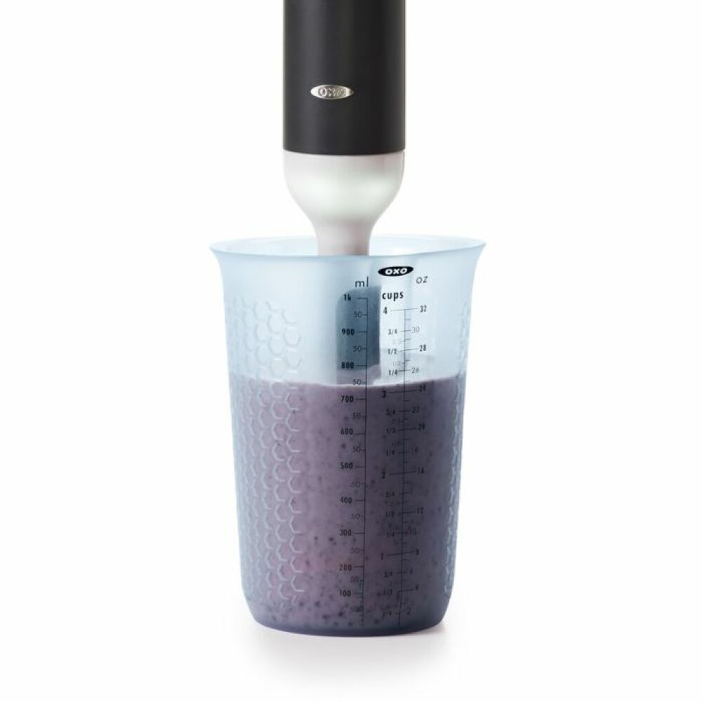 4 Cup Squeeze & Pour Measuring Cup Y3