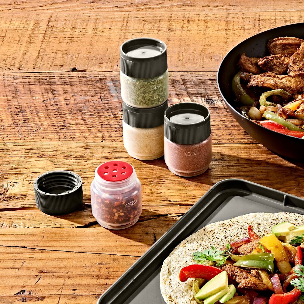 Outdoor 4-Piece Spice Shaker Set Q9