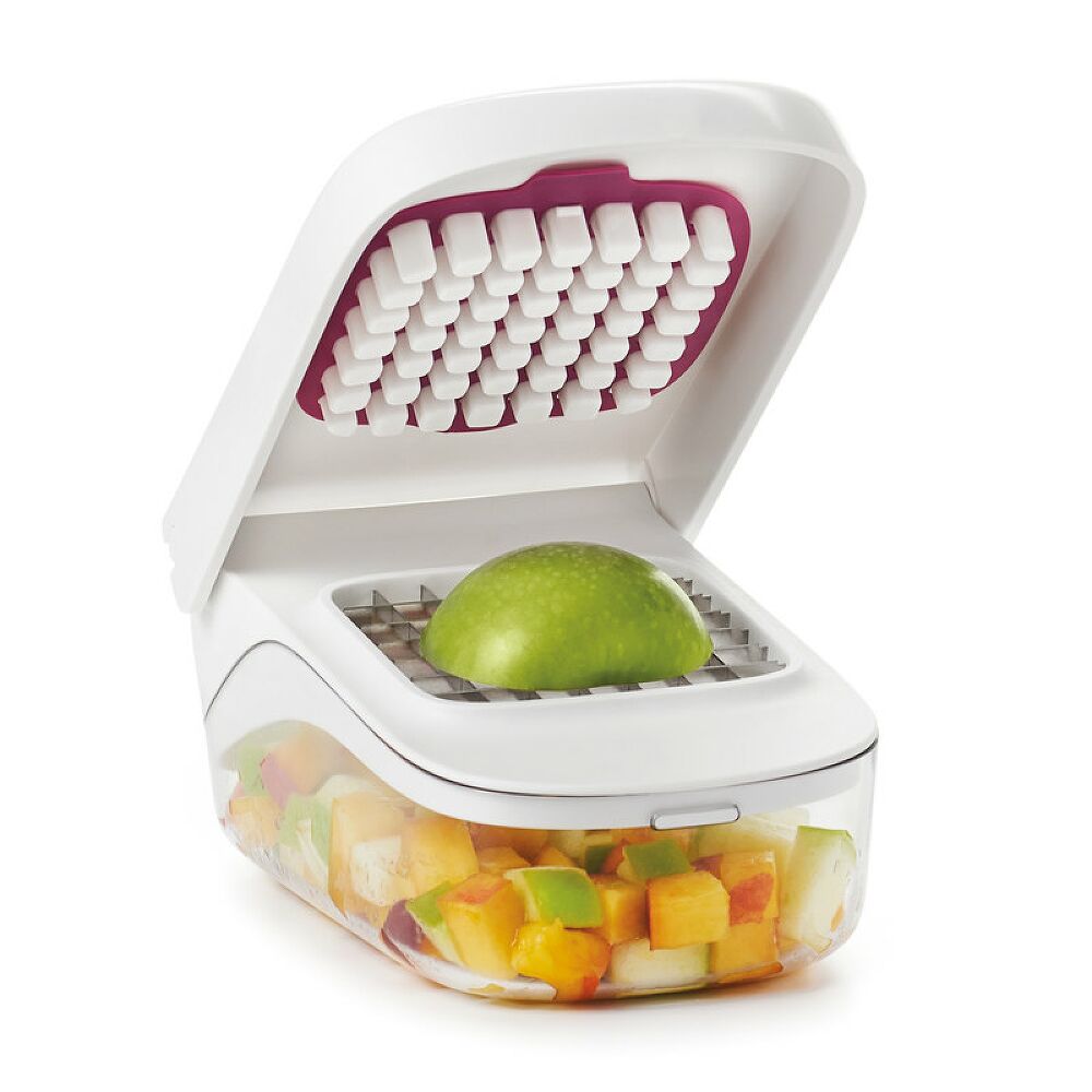 Vegetable Chopper with Easy-Pour Opening T0