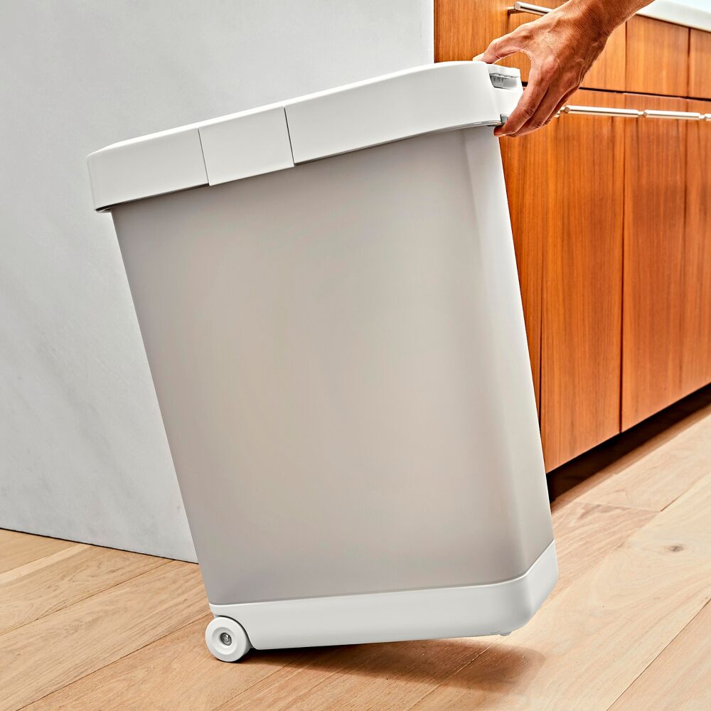OXO Pet Airtight Food Container with Scoop — Extra Large C3